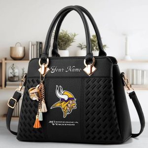 VS05 MNVK Custom Name Classic Leather Handbag